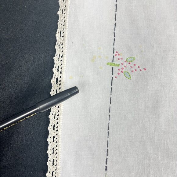 2 VTG kitchen Tablecloth Material 33in x 33in Hand Embroidered Flowers 1950s MCM - Picture 10 of 16